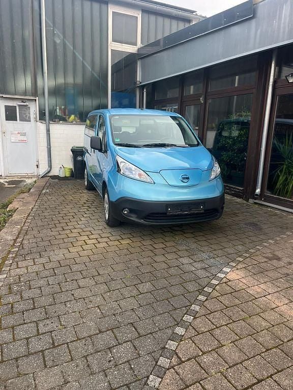 Blau Gebraucht 2018 Nissan e-NV200 Tekna Van | 10.500 € - Bild 1/4