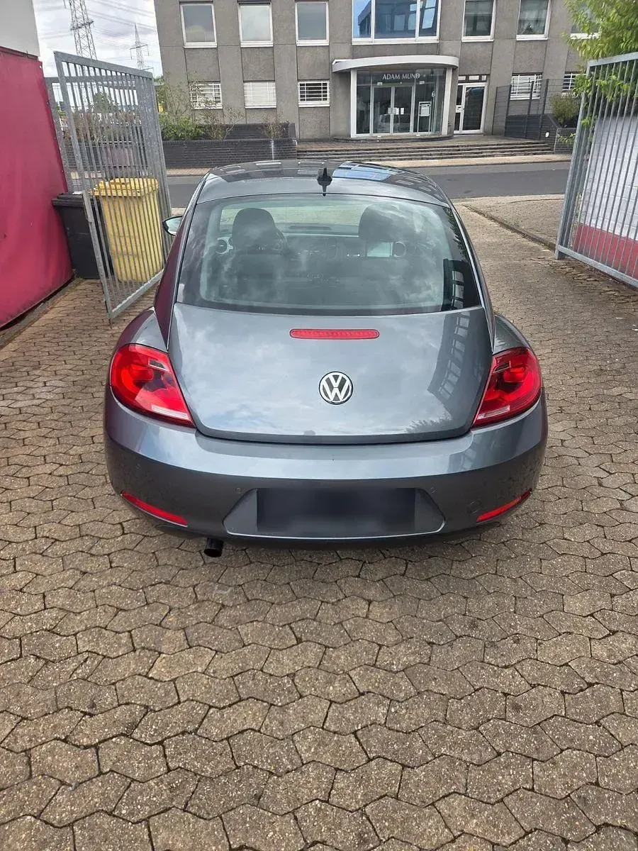 Gebraucht VW Beetle 105 PS (77 kW) 2012 Grau Kleinwagen