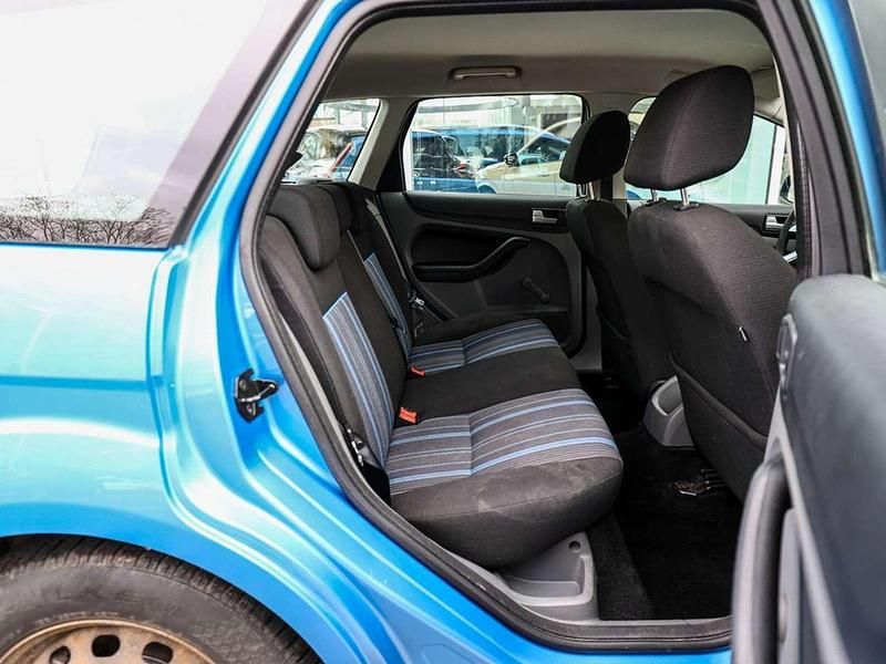 Gebraucht Ford Focus Style 109 PS (80 kW) 2009 Blau Kombi