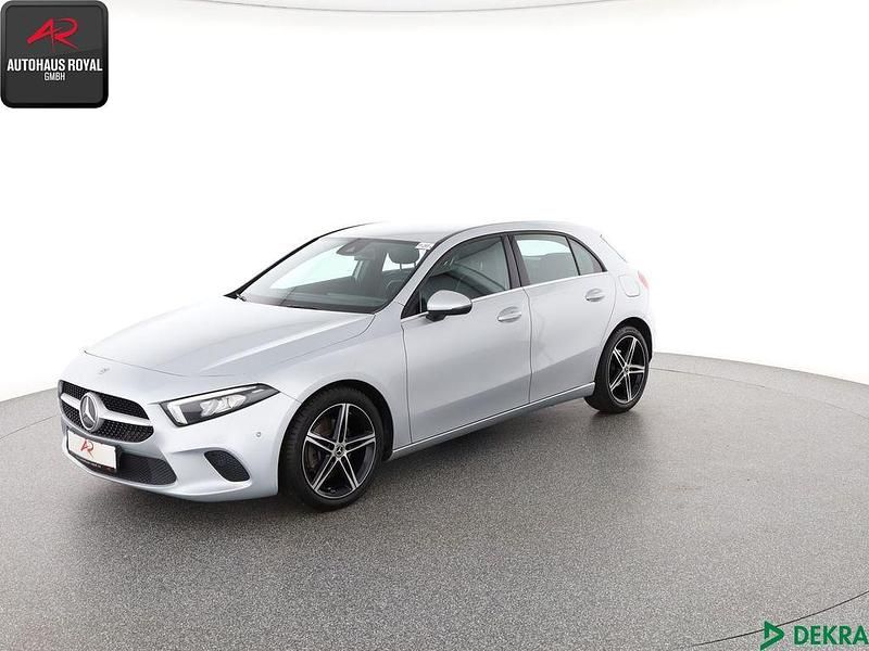 Iridiumsilber Gebraucht 2020 Mercedes A200 Style Limousine | 20.880 € (Guter Preis) - Bild 1/4