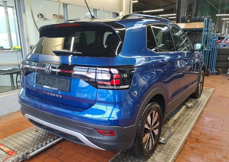 Gebraucht VW T-Cross Move 110 PS (80 kW) 2023 Blau SUV