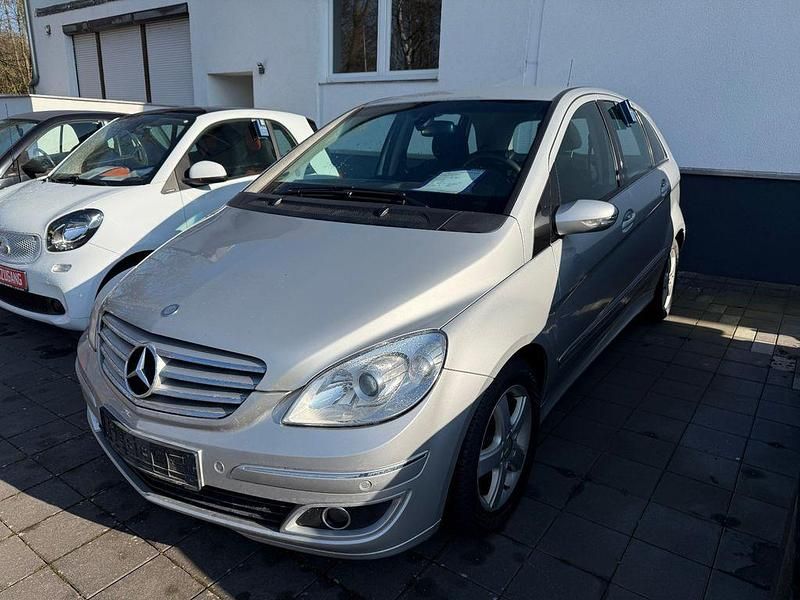 Gebraucht Mercedes B180 109 PS (80 kW) 2008 Silber Van / Kleinbus