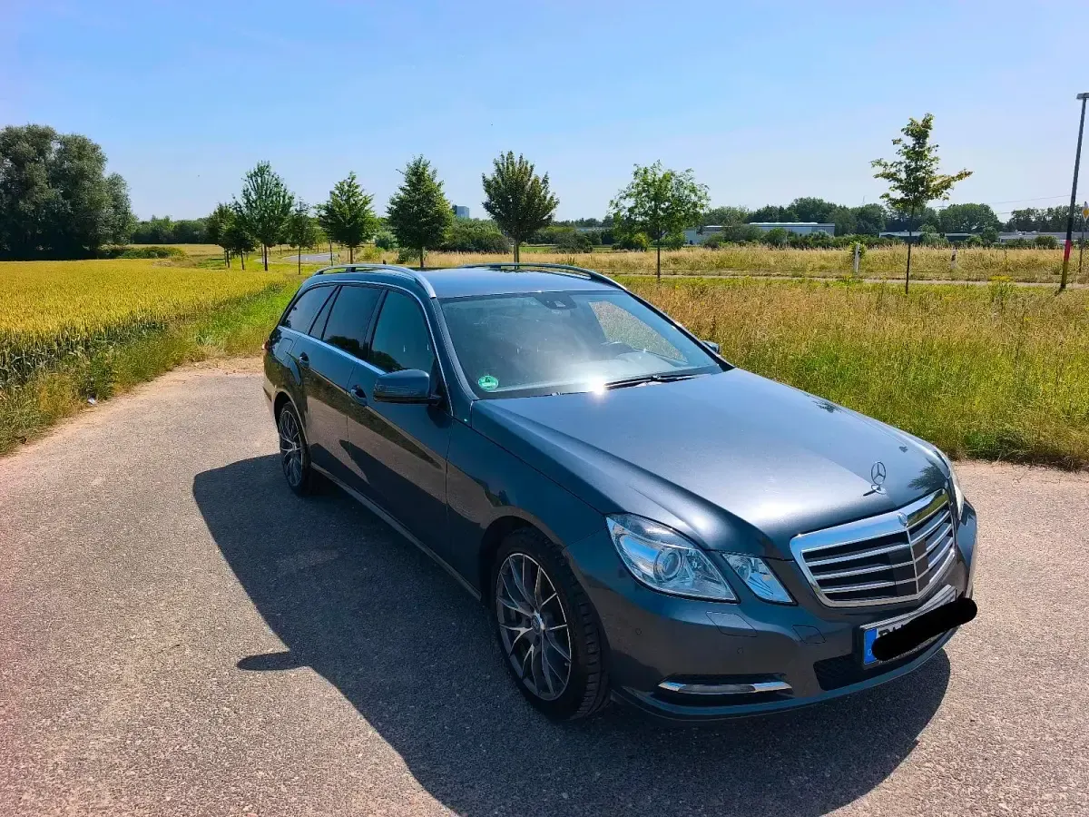 Gebraucht Mercedes E250 204 PS (150 kW) 2012 Grau Kombi