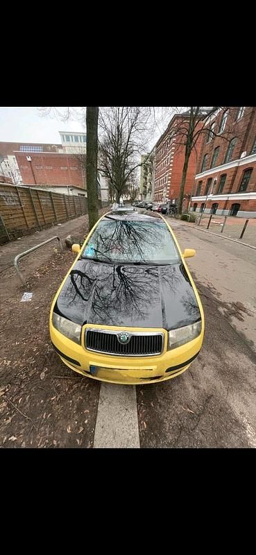 Gelb Gebraucht 2006 Skoda Fabia Kleinwagen | 500 € (Superpreis) - Bild 1/4