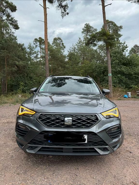 Grau Gebraucht 2023 Seat Ateca FR SUV | 28.500 € (Fairer Preis) - Bild 1/4