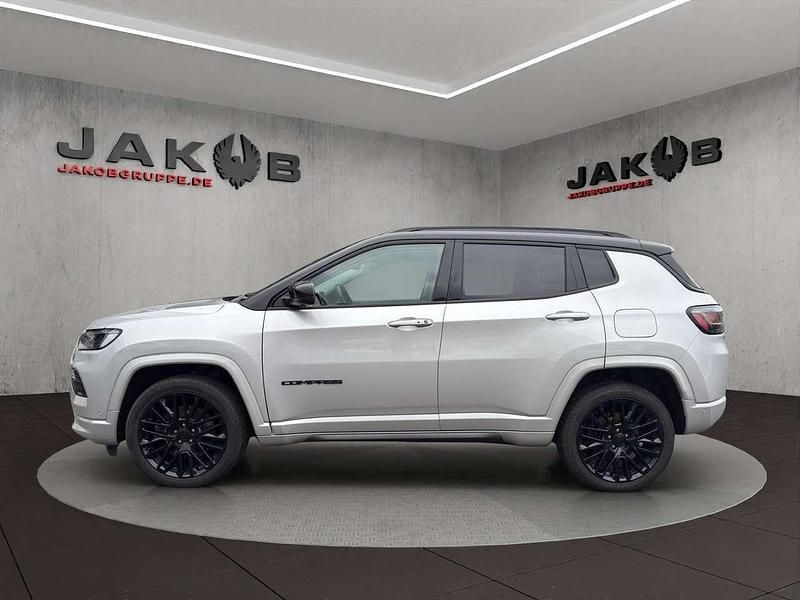 Second-hand Jeep Compass 179 CP (131 kW) 2022 Negru SUV