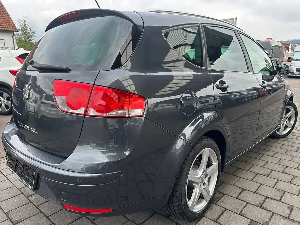 Gebraucht Seat Altea XL Style 140 PS (102 kW) 2011 Grau Van / Kleinbus