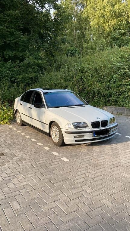 Weiß Gebraucht 1998 BMW 318 Performance Limousine | 1.600 € (Superpreis) - Bild 1/4