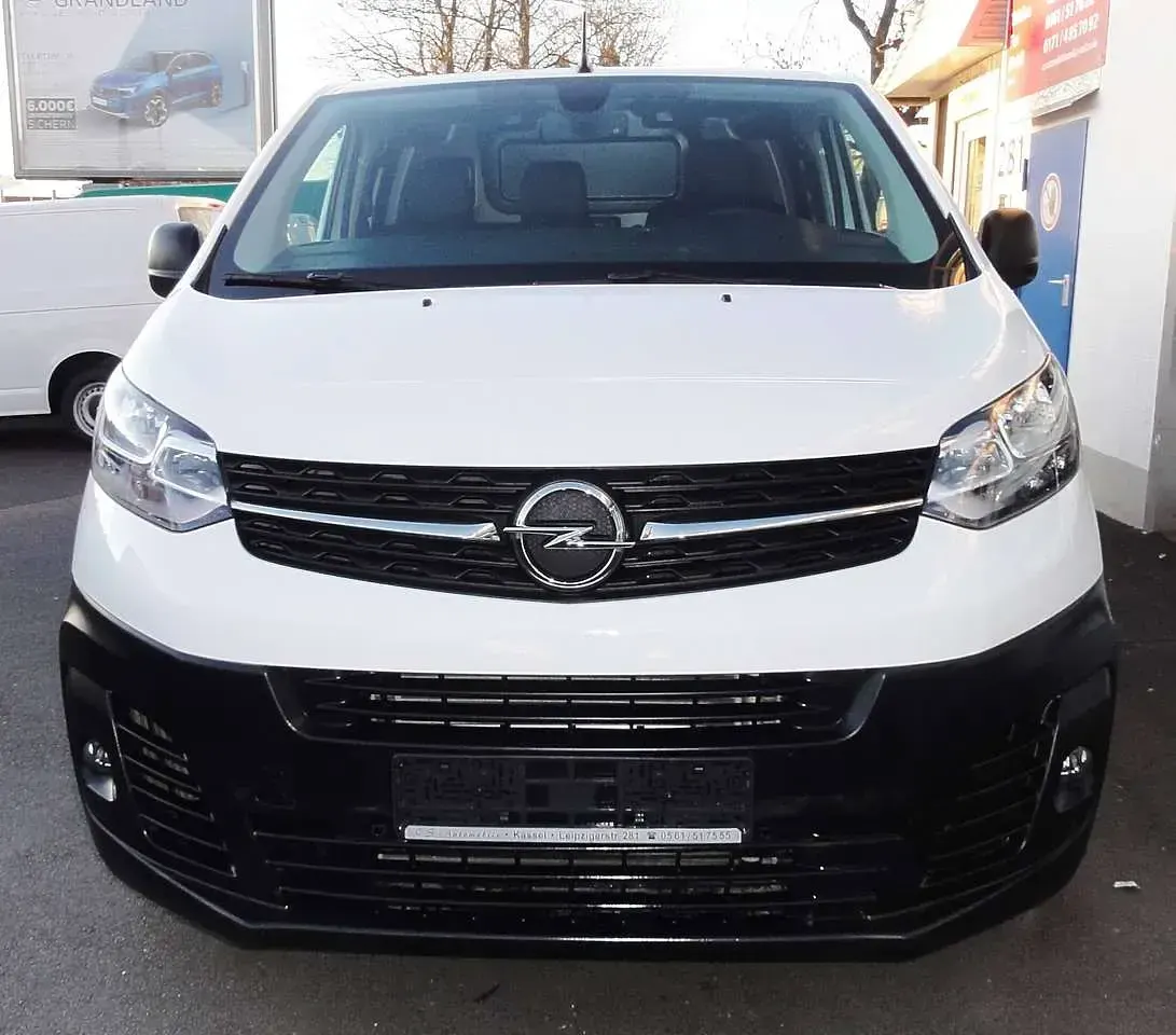Gebraucht Opel Vivaro-e Combi 144 PS (105 kW) 2022 Weiß Van / Kleinbus