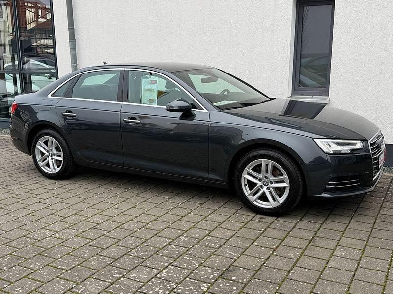 Gebraucht Audi A4 Design 150 PS (110 kW) 2017 Grau Limousine