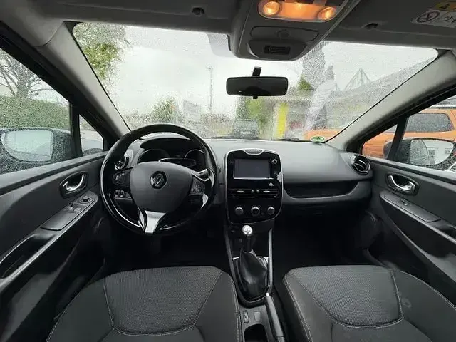 Używany Renault Clio IV Experience 90 KM (66 kW) 2016 Czarny Sedan/Limuzyna