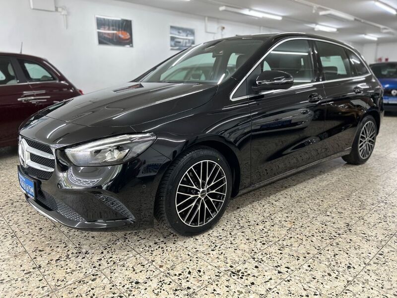 Schwarz Gebraucht 2019 Mercedes B200 Van / Kleinbus | 22.500 € (Fairer Preis) - Bild 1/4