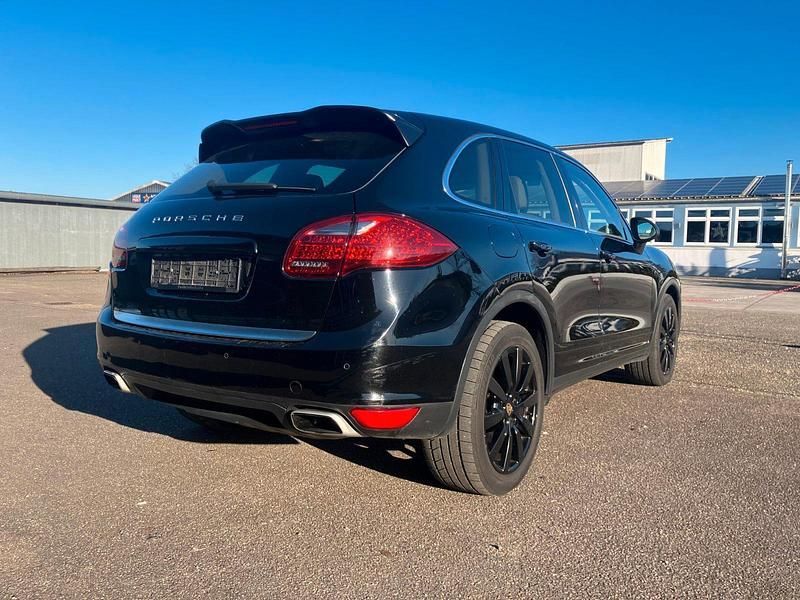 Second-hand Porsche Cayenne 300 CP (220 kW) 2010 Negru SUV