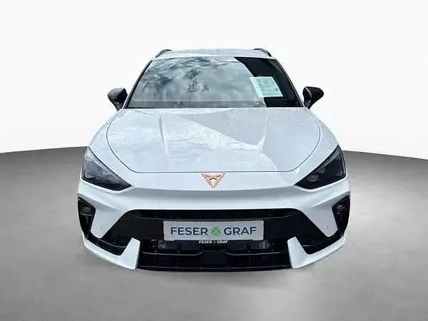 Neu Cupra Leon 2025 Glacial white Kombi