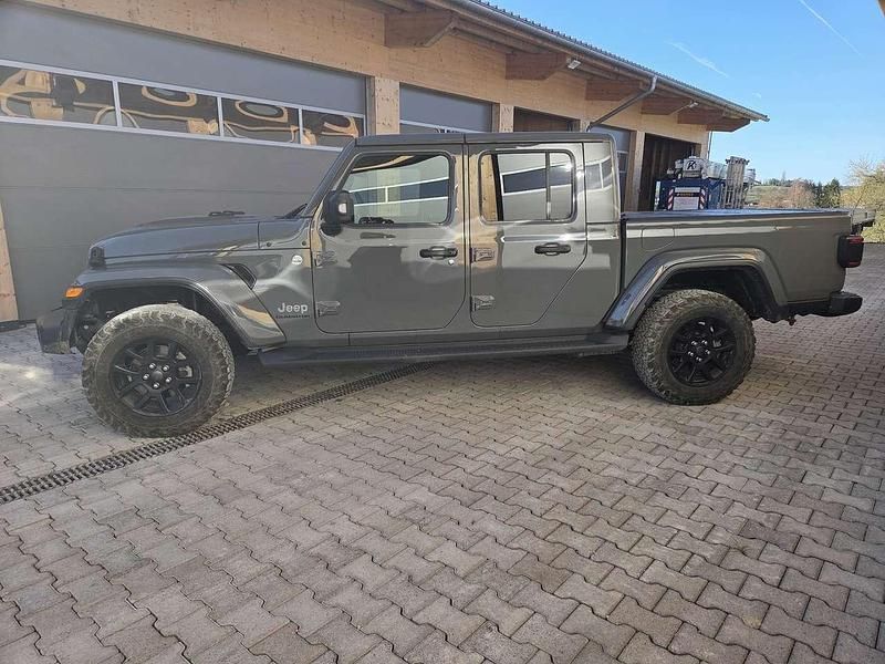 Gebraucht Jeep Gladiator Overland 264 PS (194 kW) 2021 Pickup