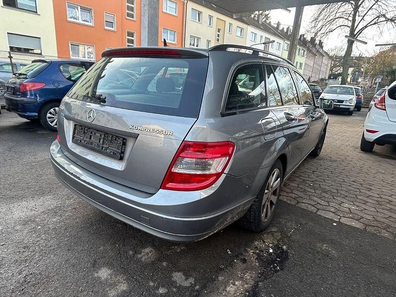 Gebraucht Mercedes C180 156 PS (114 kW) 2009 Silber Kombi