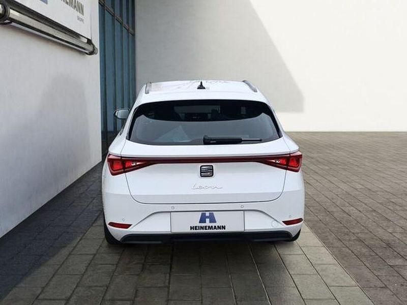 Gebraucht Seat Leon Style 150 PS (110 kW) 2023 'nevada' weiss Limousine