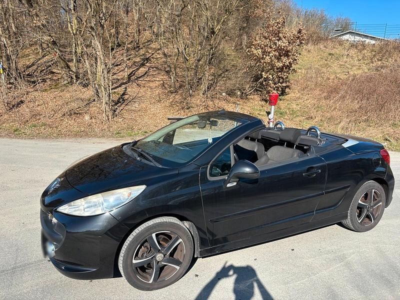 Gebraucht Peugeot 207 CC 120 PS (88 kW) 2008 Schwarz Cabrio