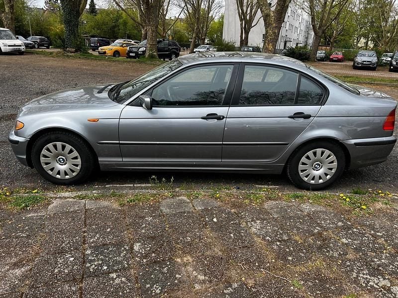 Gebraucht BMW 316 116 PS (85 kW) 2004 Grau Limousine