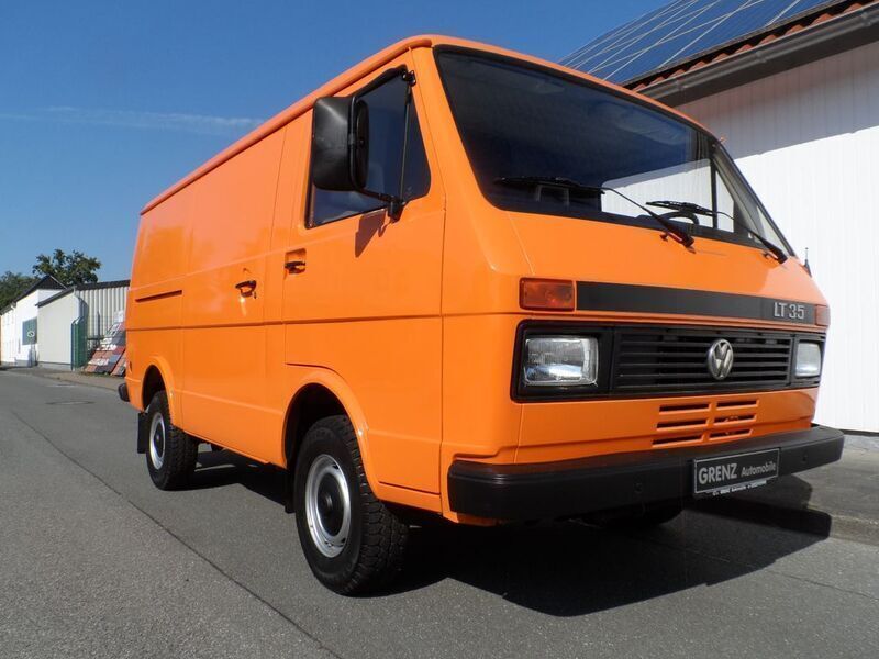 Second-hand VW LT 90 CP (66 kW) 1988 Portocaliu Monovolum