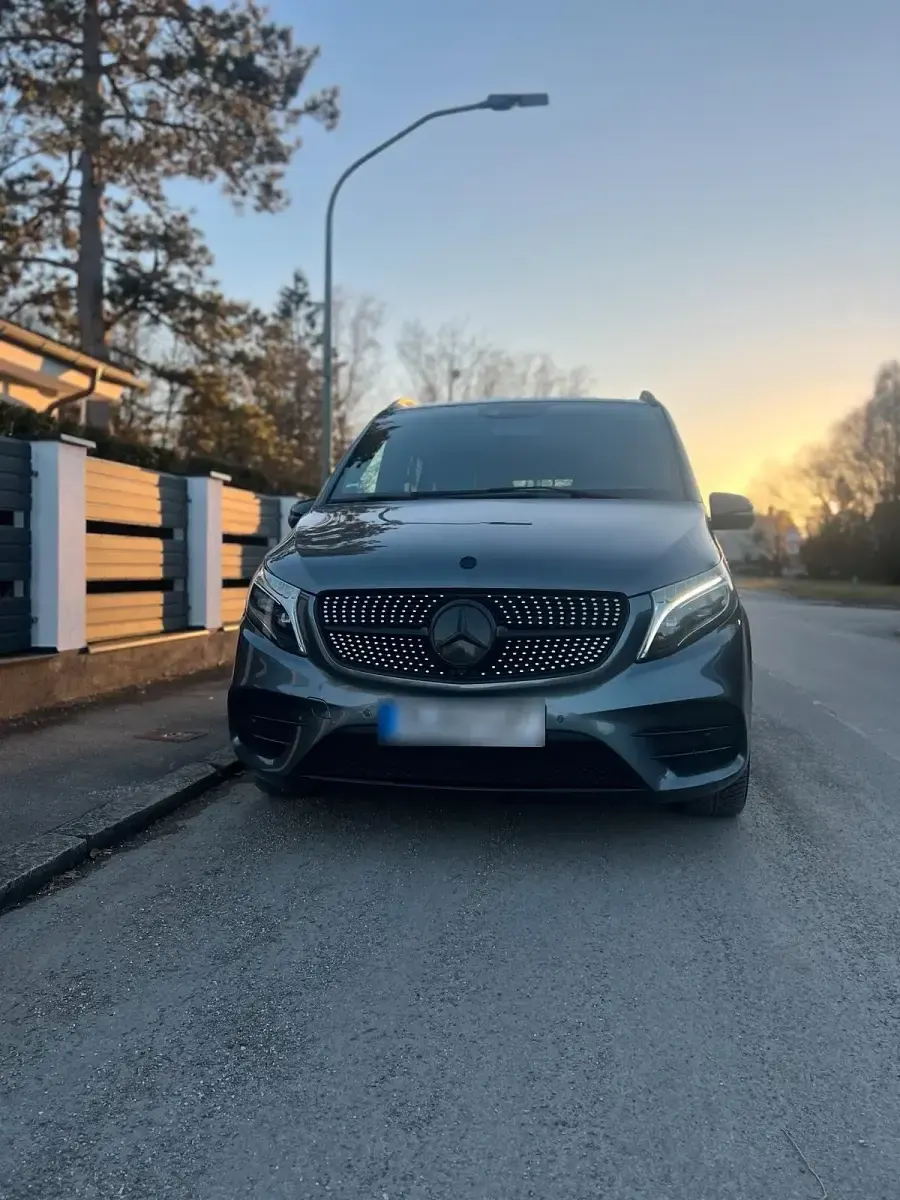 Gebraucht Mercedes V250 Avantgarde 190 PS (139 kW) 2021 Grau Van / Kleinbus