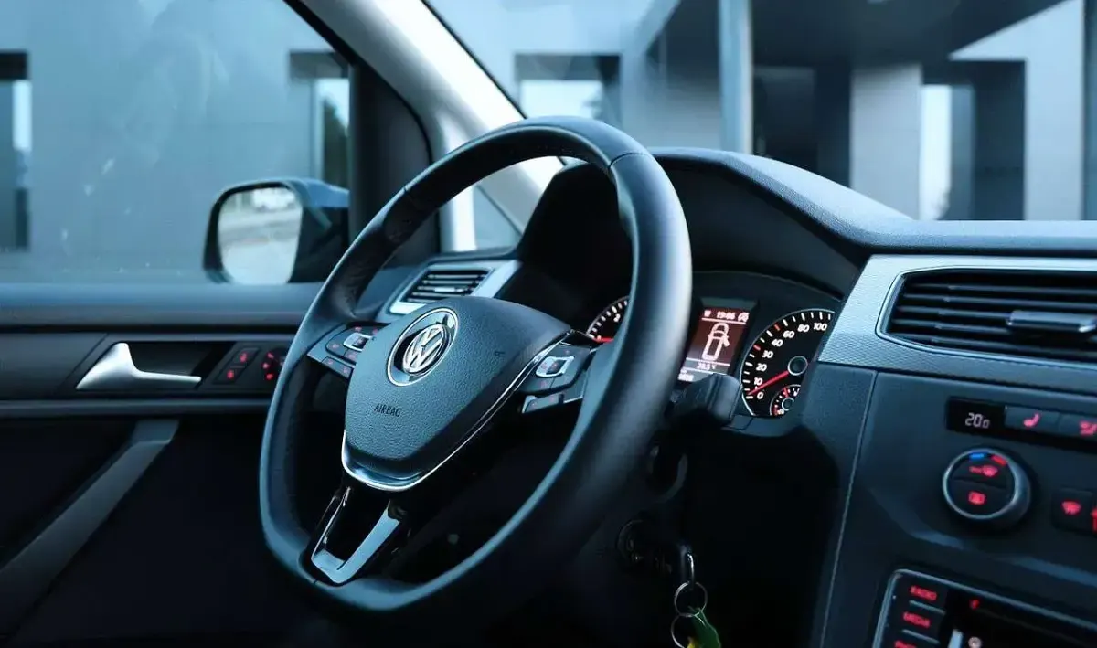 Gebraucht VW Caddy Comfortline 150 PS (110 kW) 2019 Schwarz Van / Kleinbus
