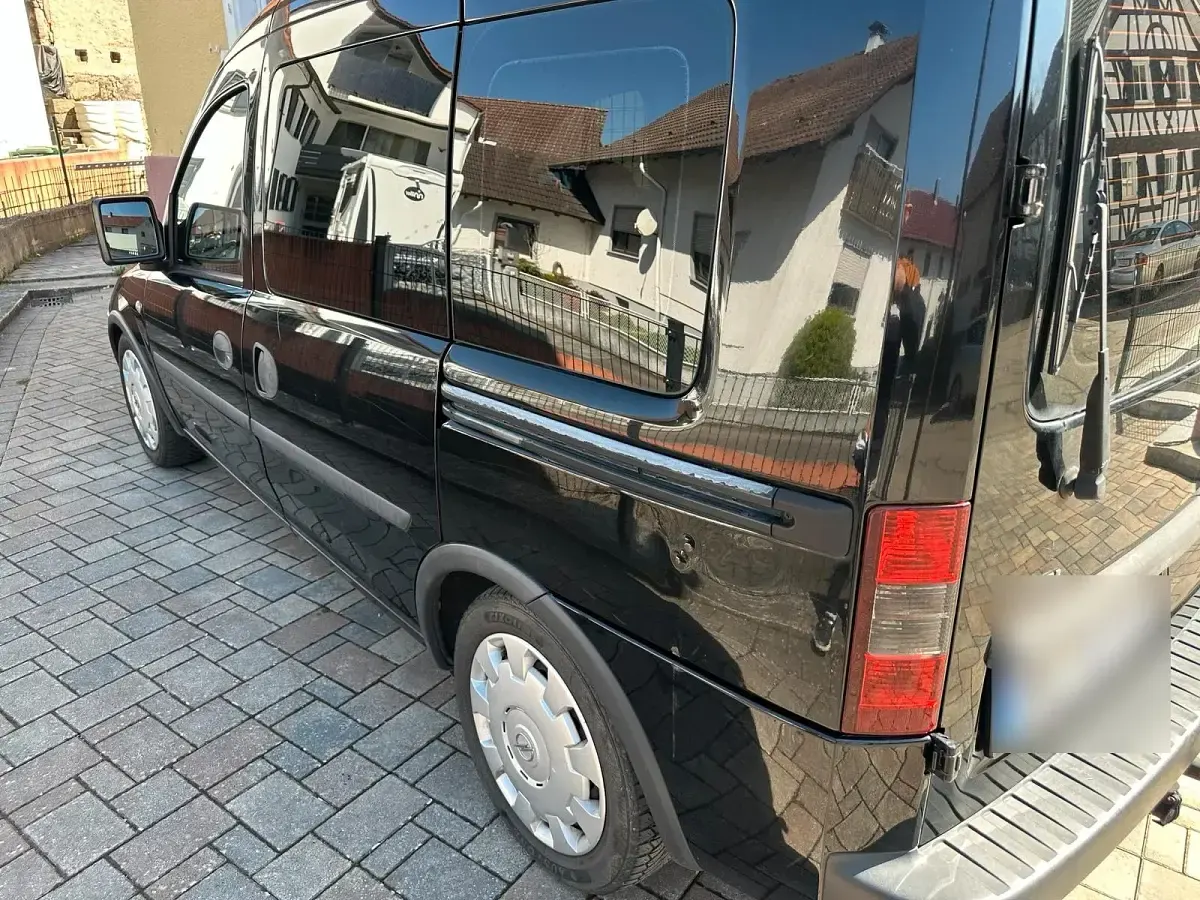 Gebraucht Opel Combo 101 PS (74 kW) 2005 Schwarz Van / Kleinbus