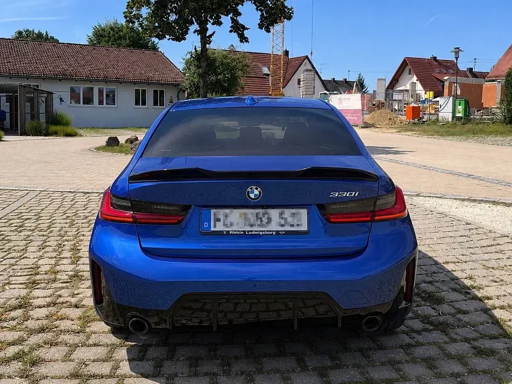 Gebraucht BMW 330 M Sport 245 PS (180 kW) 2024 Blau Limousine