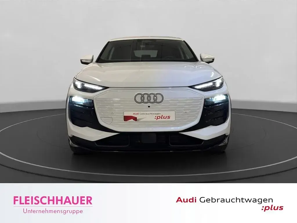 Gebraucht Audi Q6 Sportback e-tron Comfort 185 kW (252 PS) 2025 Gletscherweiß metallic SUV