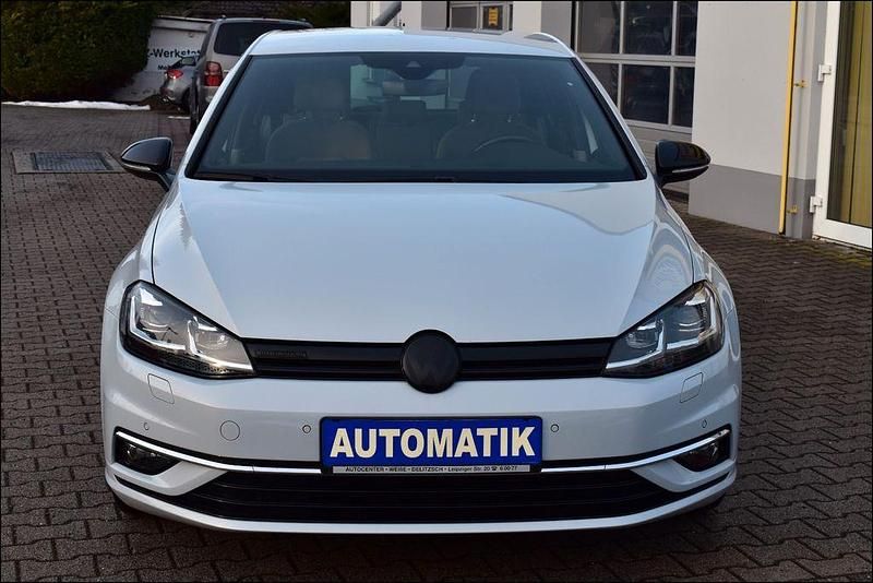 Gebraucht VW Golf VII Highline 131 PS (96 kW) 2018 Silber Limousine