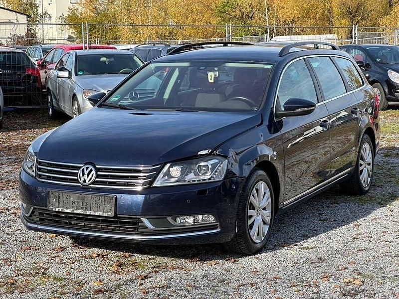 Blau Gebraucht 2014 VW Passat Limousine | 7.100 € (Superpreis) - Bild 1/4