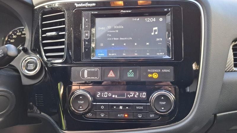 Gebraucht Mitsubishi Outlander 150 PS (110 kW) 2015 Grau SUV