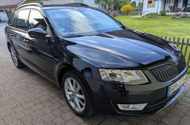 Schwarz Gebraucht 2014 Skoda Octavia Elegance Kombi | 11.400 € (Fairer Preis) - Bild 1/4
