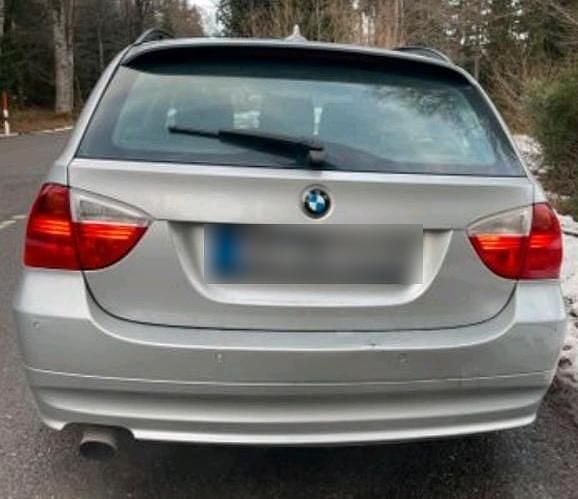 Gebraucht BMW 320 150 PS (110 kW) 2007 Silber Kombi