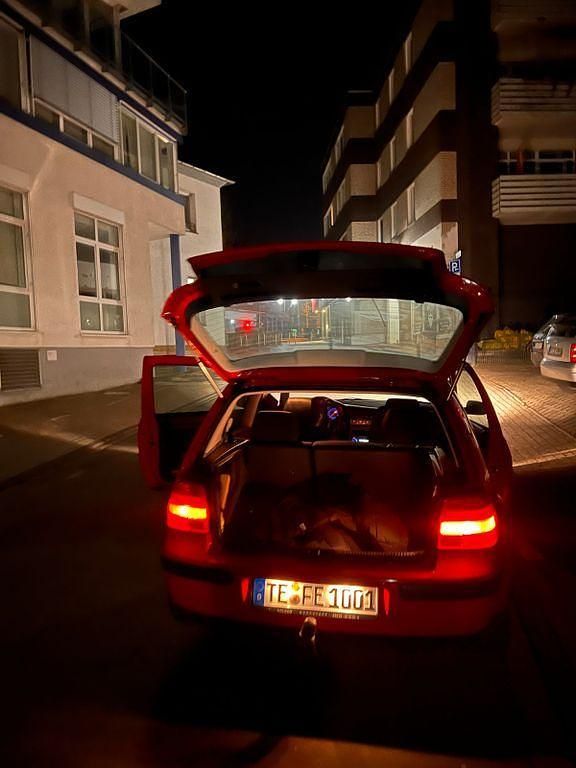 Gebraucht VW Golf IV Basis 105 PS (77 kW) 2002 Kleinwagen