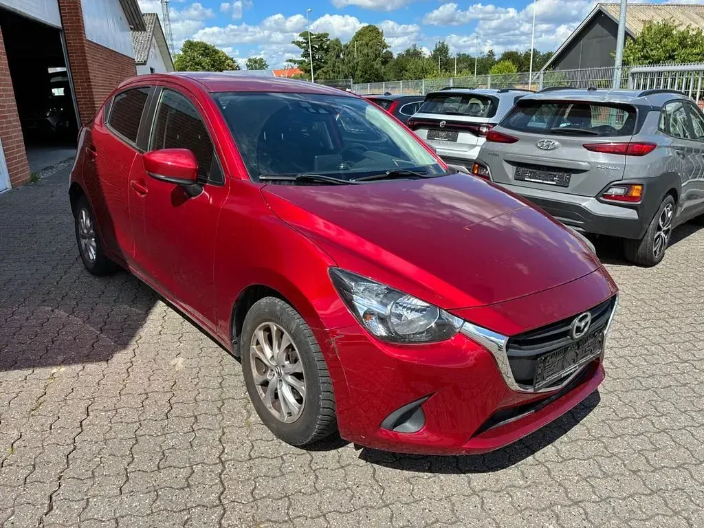 Gebraucht Mazda 2 Exclusive-Line 90 PS (66 kW) 2019 Rot Limousine