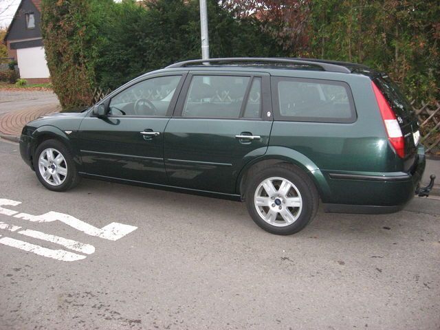 Gebraucht Ford Mondeo 131 PS (96 kW) 2003 Grün Kombi