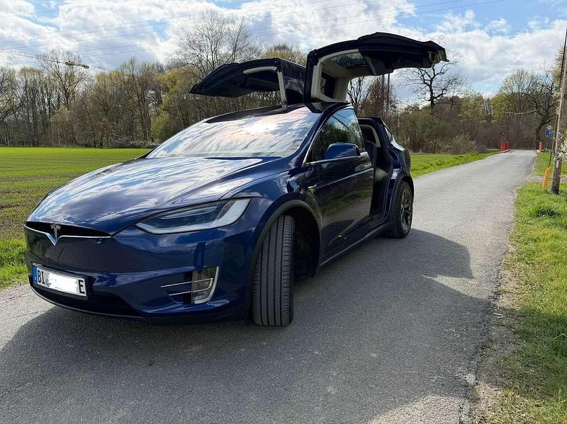 Second-hand Tesla Model X 386 kW (525 CP) 2018 Albastru SUV