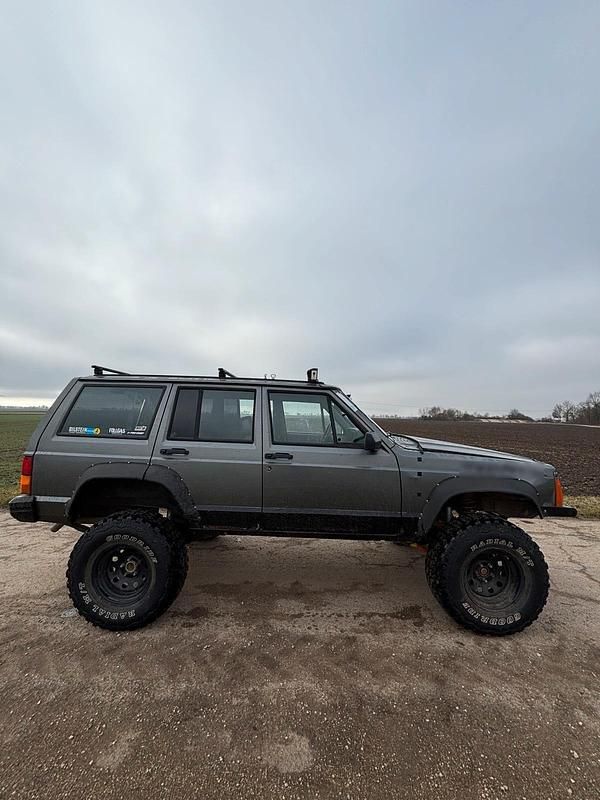 Gebraucht Jeep Cherokee 170 PS (125 kW) 1990 Grau SUV