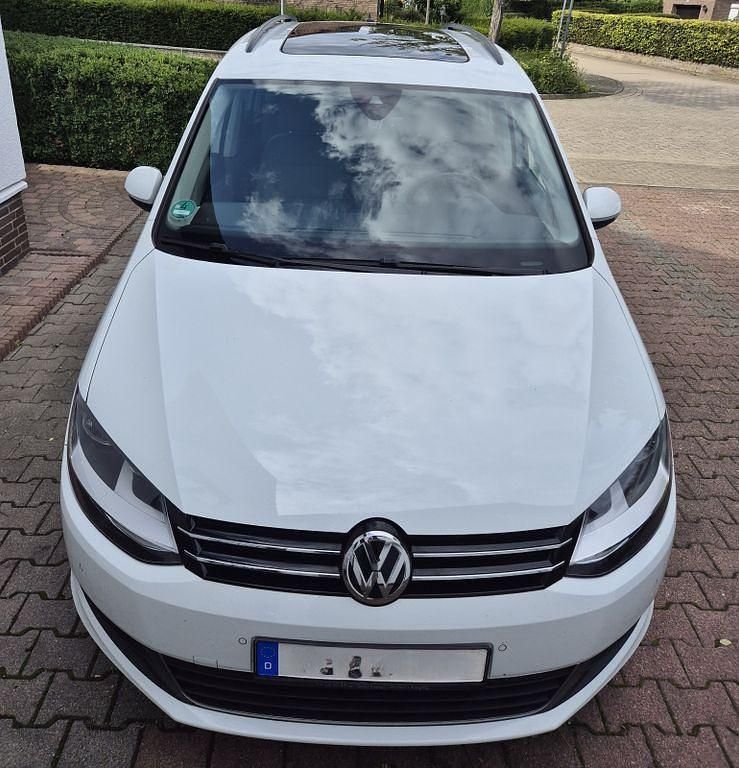 Weiß Gebraucht 2020 VW Sharan Comfortline Van / Kleinbus | 17.300 € (Superpreis) - Bild 1/4