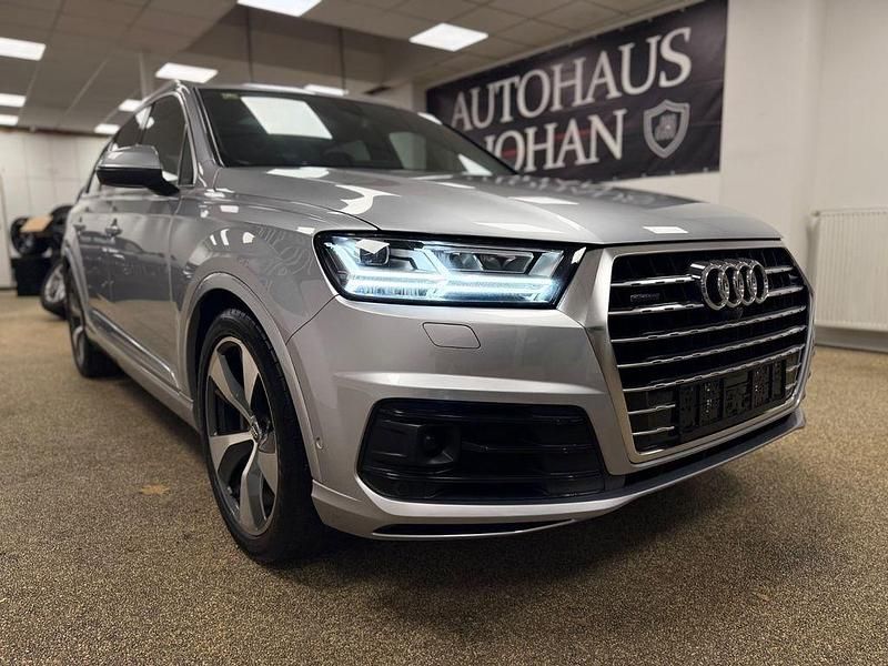 Silber Gebraucht 2016 Audi Q7 S-Line SUV | 28.990 € (Guter Preis) - Bild 1/4