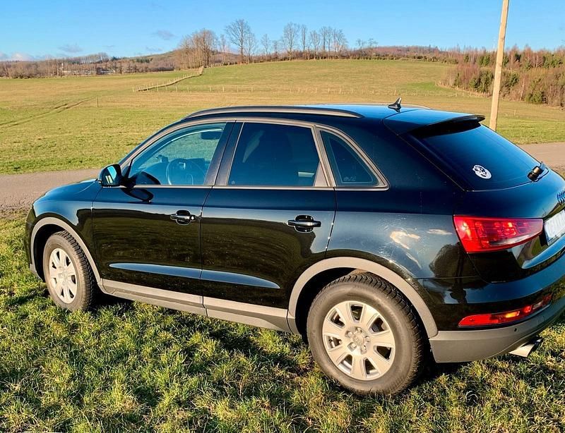 Gebraucht Audi Q3 Comfort 150 PS (110 kW) 2017 Schwarz SUV