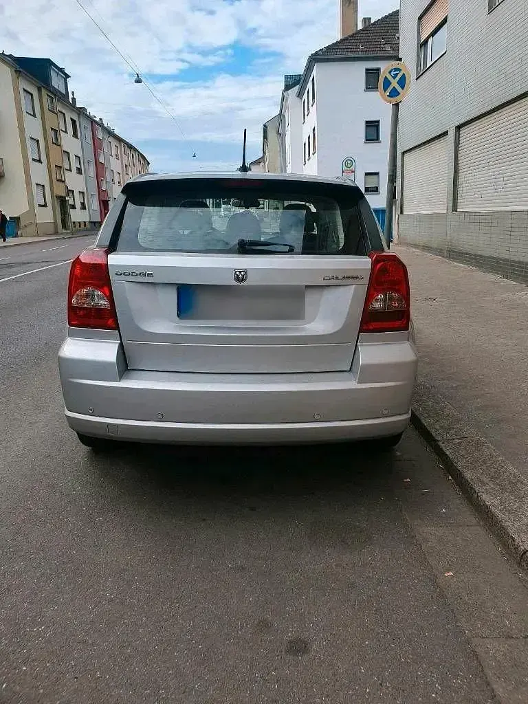 Gebraucht Dodge Caliber 150 PS (110 kW) 2010 Grau Kleinwagen