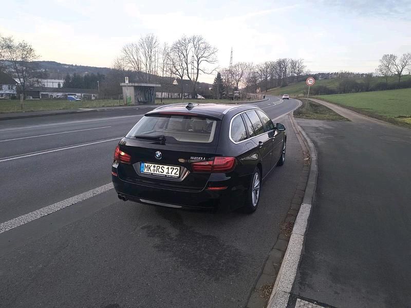 Gebraucht BMW 520 184 PS (135 kW) 2017 Schwarz Kombi