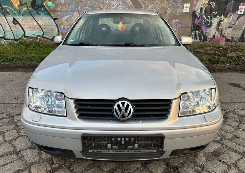 Silber Gebraucht 2000 VW Bora Comfortline Limousine | 750 € (Fairer Preis) - Bild 1/4