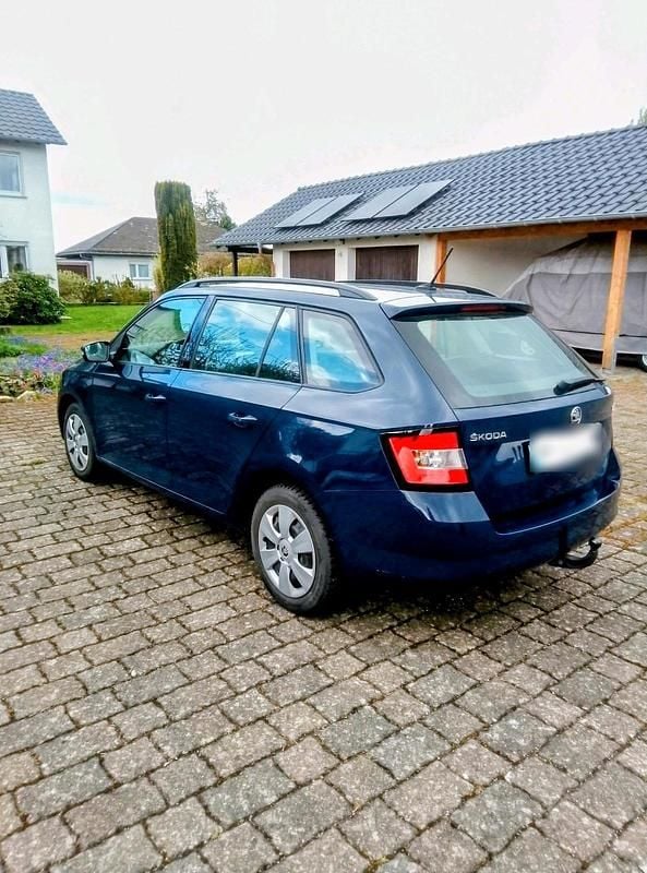 Gebraucht Skoda Fabia Ambition 95 PS (69 kW) 2018 Blau Kombi