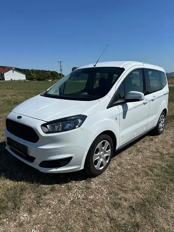 Gebraucht Ford Tourneo Courier Trend 101 PS (74 kW) 2017 Weiß Van / Kleinbus