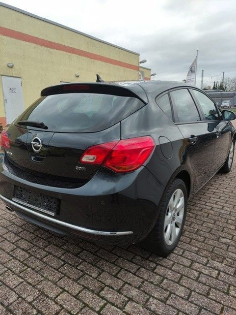 Gebraucht Opel Astra Design Edition 165 PS (121 kW) 2015 Schwarz Limousine