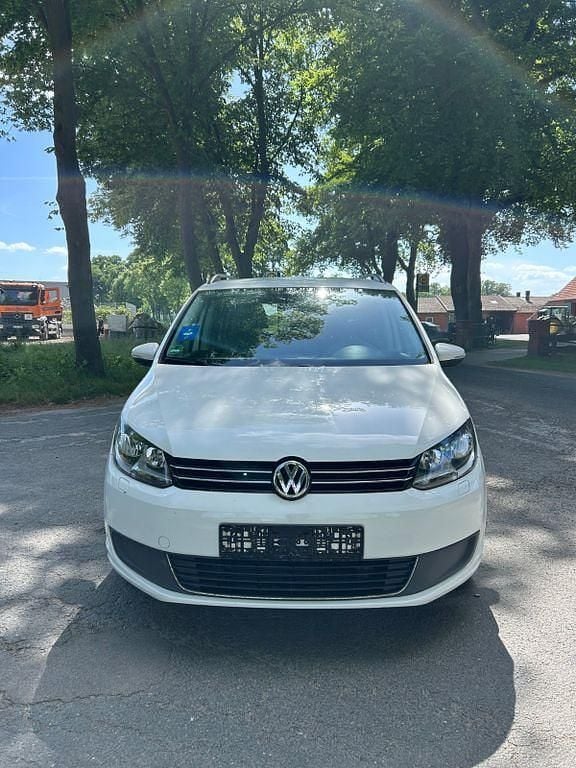Weiß Gebraucht 2012 VW Touran Comfortline Van / Kleinbus | 8.000 € (Fairer Preis) - Bild 1/4