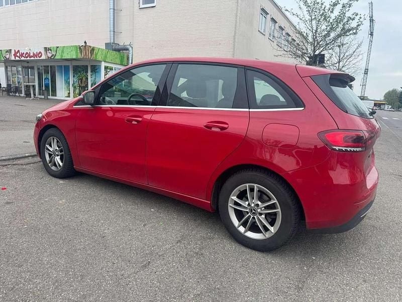 Gebraucht Mercedes B180 116 PS (85 kW) 2020 Jupiterrot  unilack Van / Kleinbus